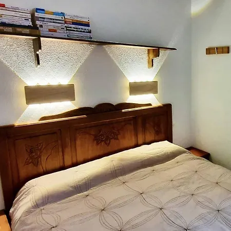 T3 Avec Terrasse, Pres Des Pistes, Pour 6 Personnes A *