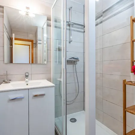 T3 Avec Terrasse, Pres Des Pistes, Pour 6 Personnes A Apartamento